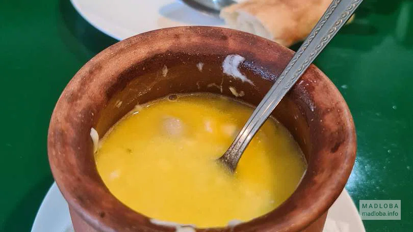 Подача блюда в горшочке