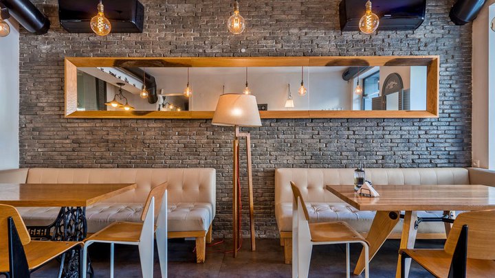 Cafe Cecilia