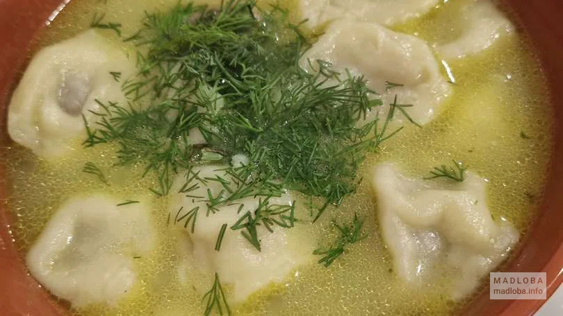 Пельмени с бульоном в кафе Elada Cafe