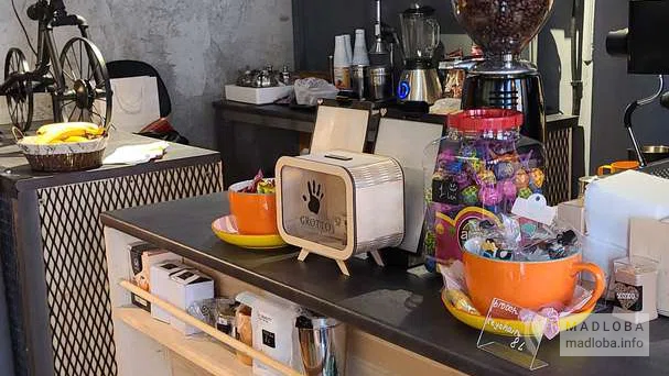 Интерьер в Cafe Grotto