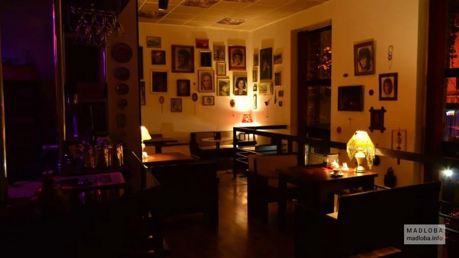 Интерьер Café Salon 25 th Frame