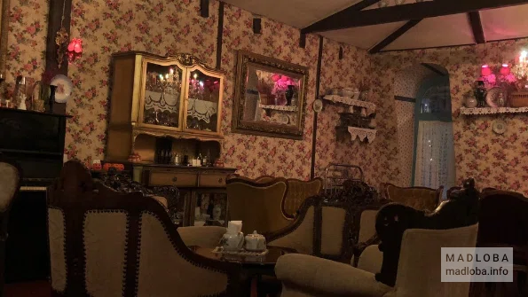 Декор в Café le toit в Грузии