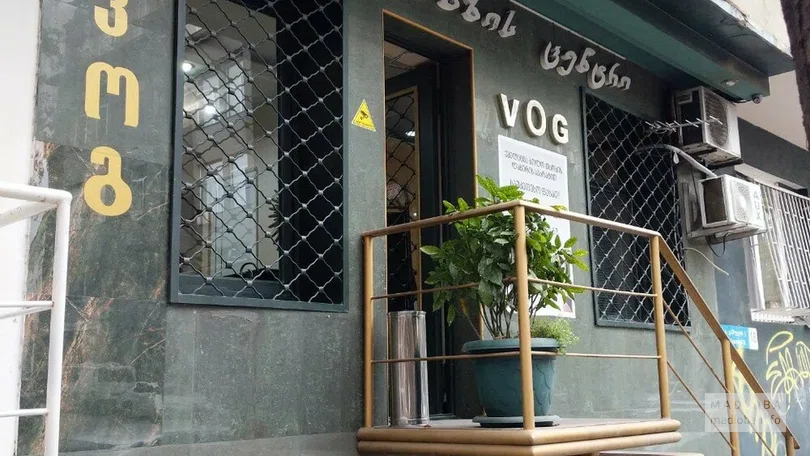 Салон красоты VOG - вход, вид слева