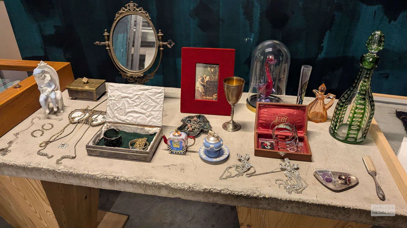 сувениры в Chaos Concept Store в отеле Стамба Тбилиси