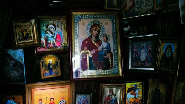 Часовня внутри старого дуба