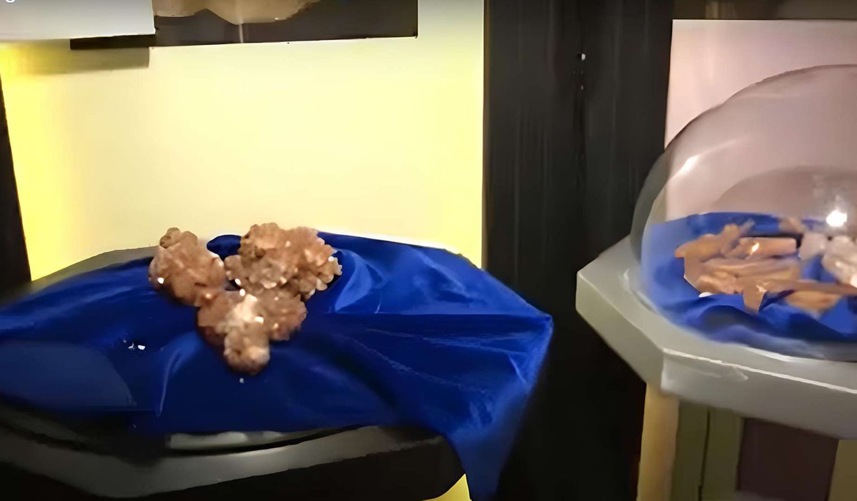 Частный музей минералов и ценных камней Билала Семиха Боздемира в Батуми - 04.jpg