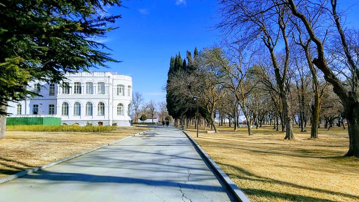 Three lives of Chateau Mukhrani - part of the history of Georgian winemaking