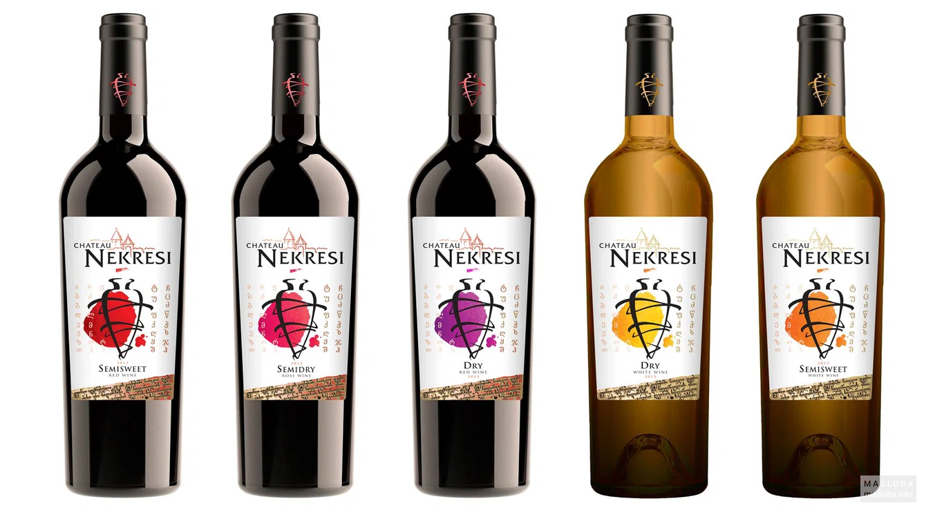 Пять бутылок с вином в Chateau nekresi