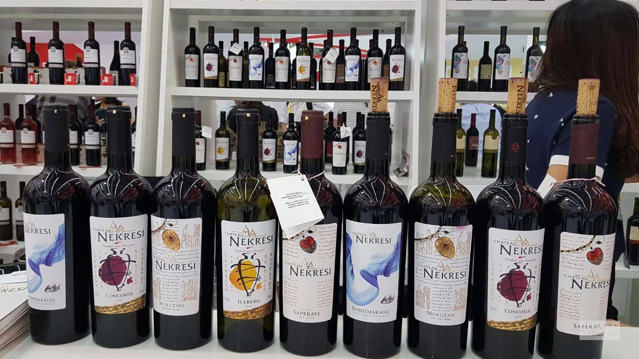 Полки с вином в Chateau nekresi