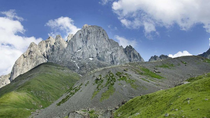 Chaukhi Pass