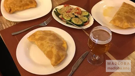 Чебуреки в Тбилиси