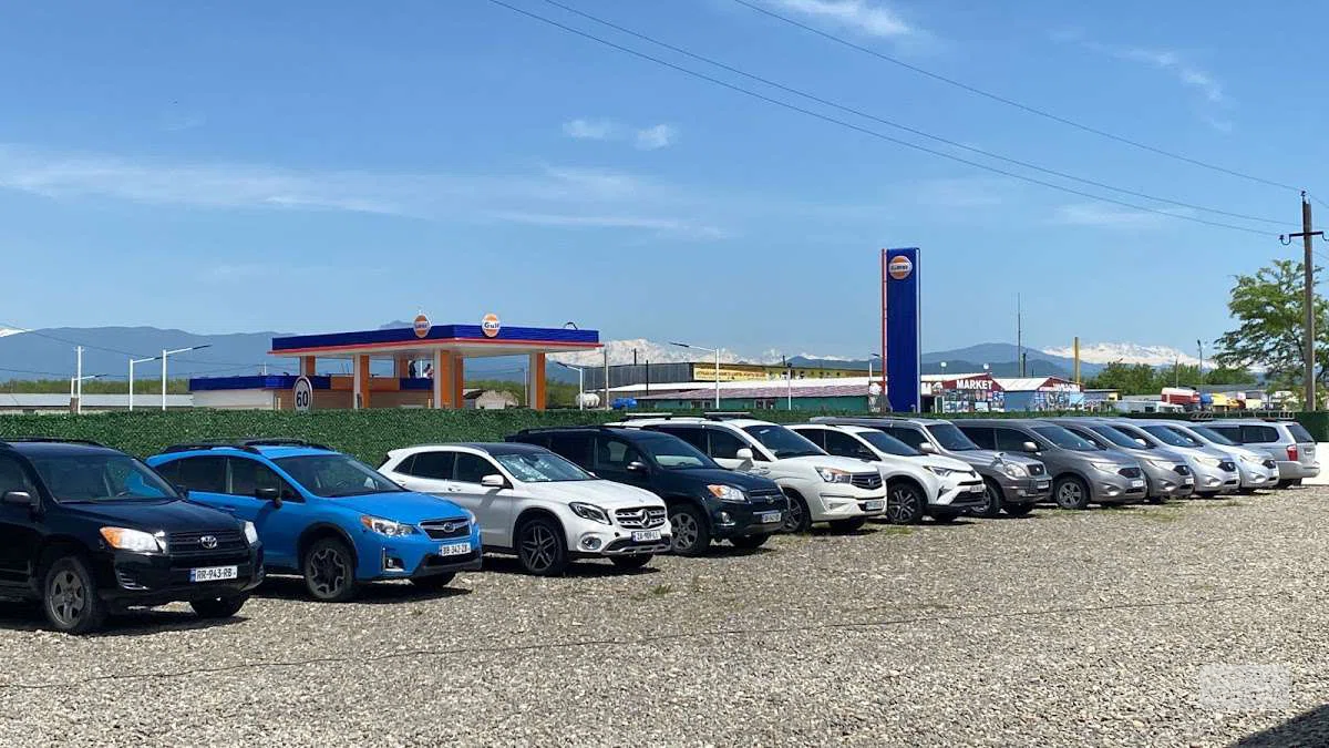Прокат автомобилей "Check in Kutaisi" на улице Джосеба Гришашвили 13