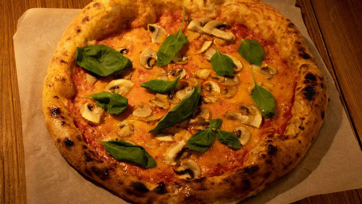 Chelentano pizza (food delivery)