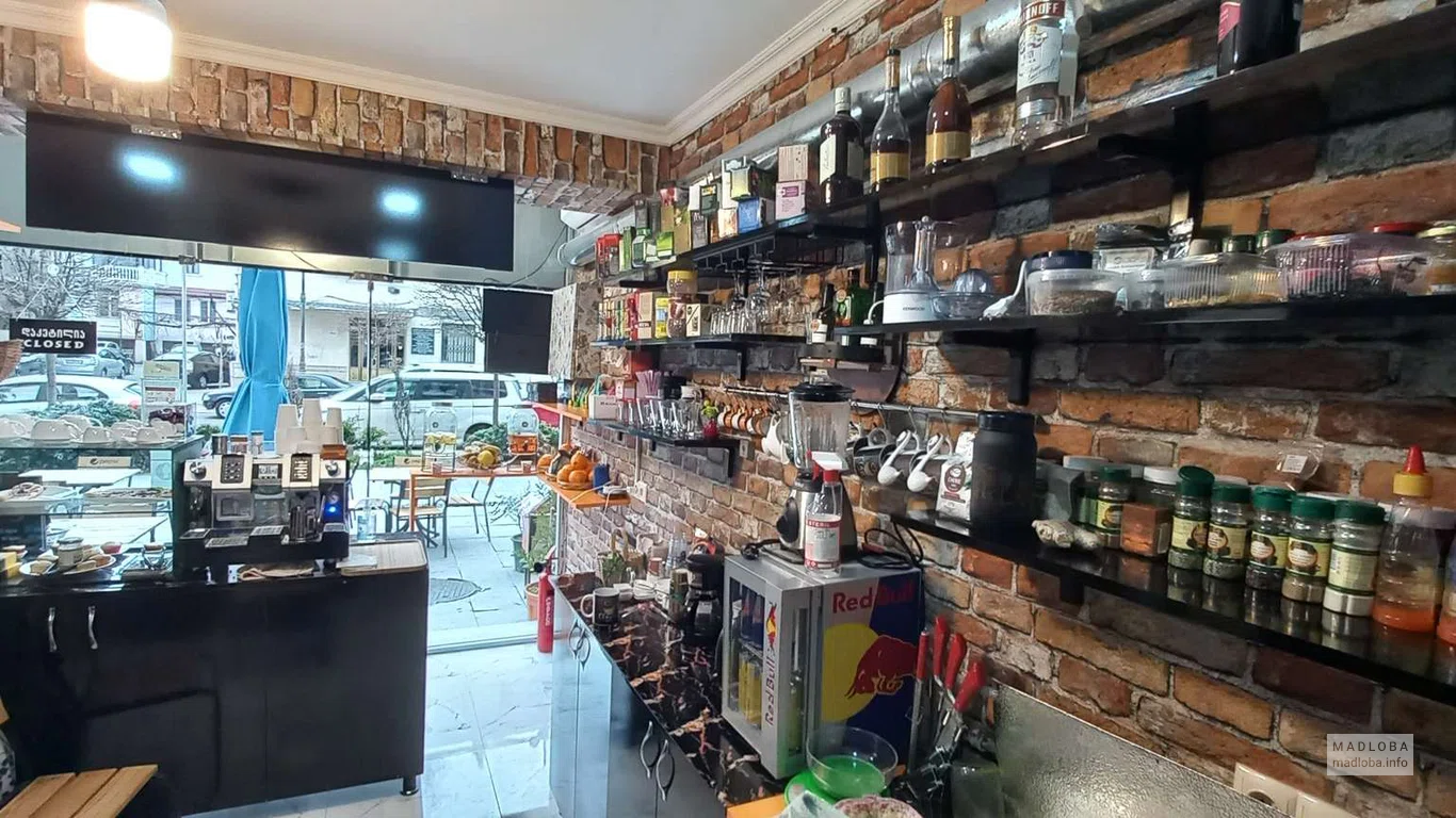 Интерьер кофейни Claire's caffe