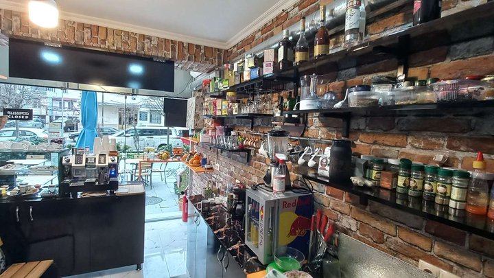 Claire's caffe مطعم و كافيه كلير الاردني