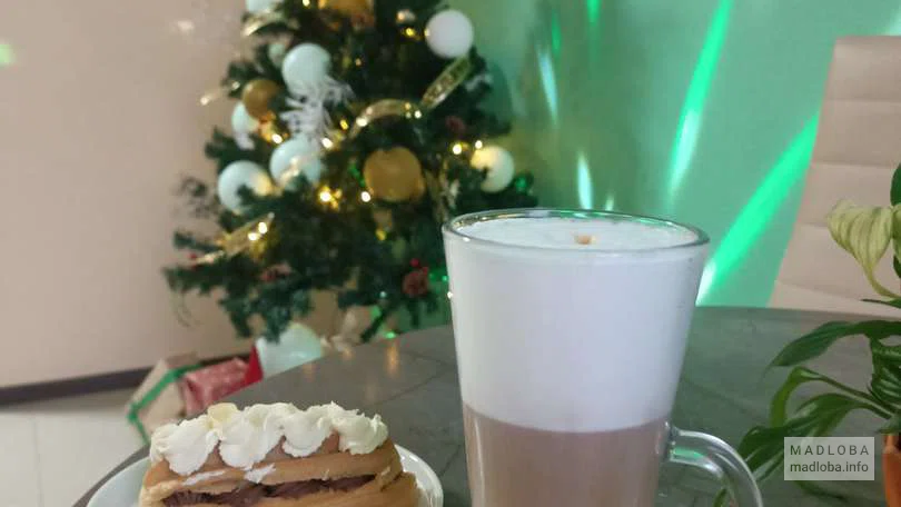 Подача кофе в Coffee Cake
