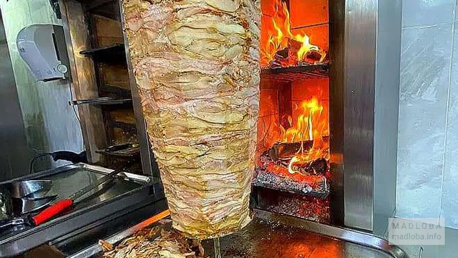 шаурма в "Grill Shaurma" в Батуми