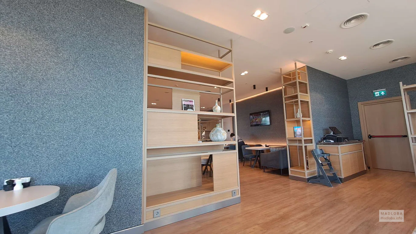 холл в Courtyard by Marriott Batumi