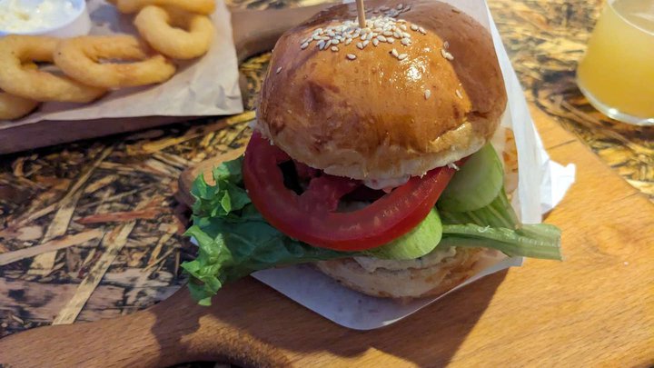 Craft-beer Pub "Sami Ludi"