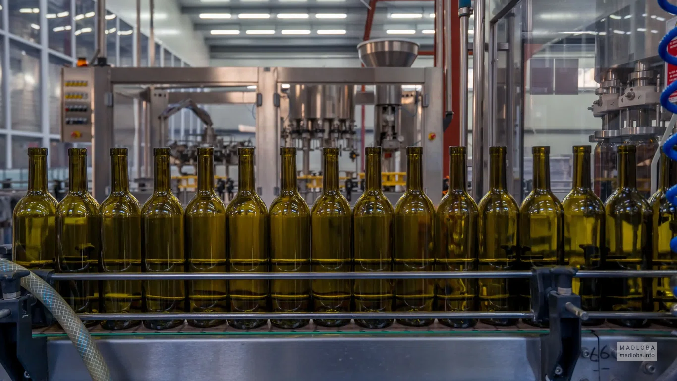Бутылки для алкогольных напитков "Kakhetian Traditional Winemaking (KTW)"