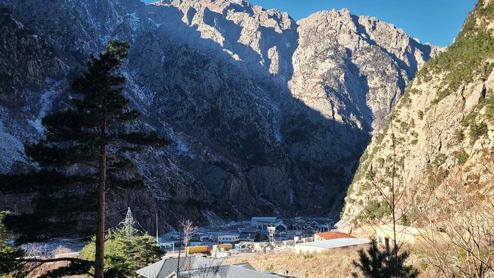 Daryal monastery complex