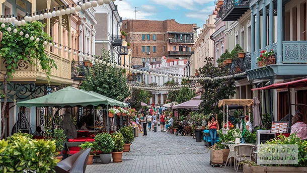 Agmashenebeli avenue