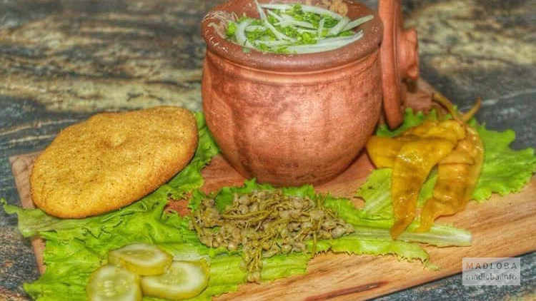 Блюдо ресторана Delisio в горшке