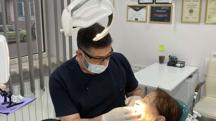 Dental clinic (David Agmashenebeli Ave., 40)