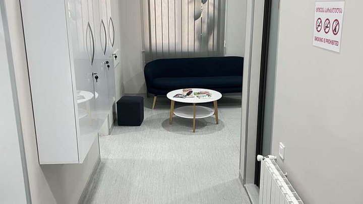 Dental clinic (David Agmashenebeli Ave., 40)