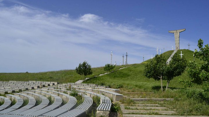 Didgori monument