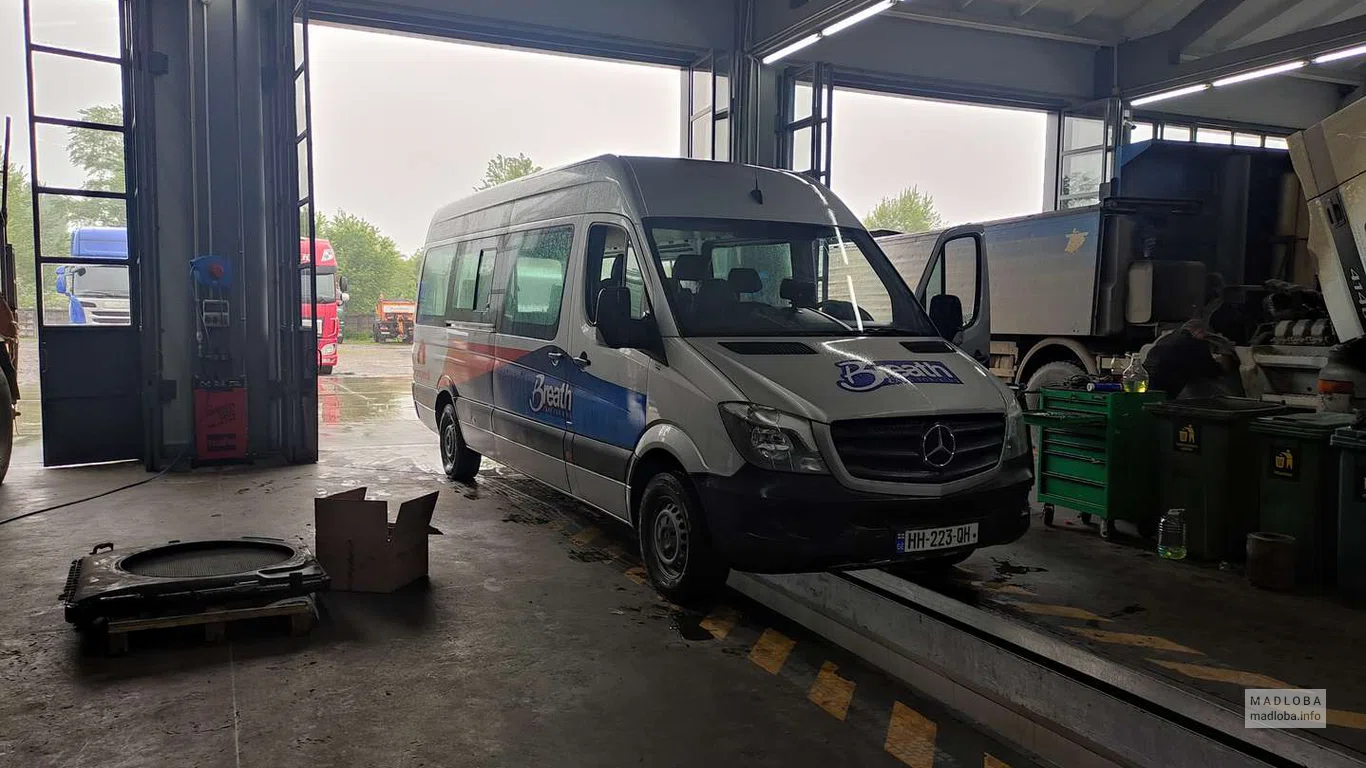 Дилер автомобилей "Tegeta Truck and Bus" на 9-й переулке Никеа 2а
