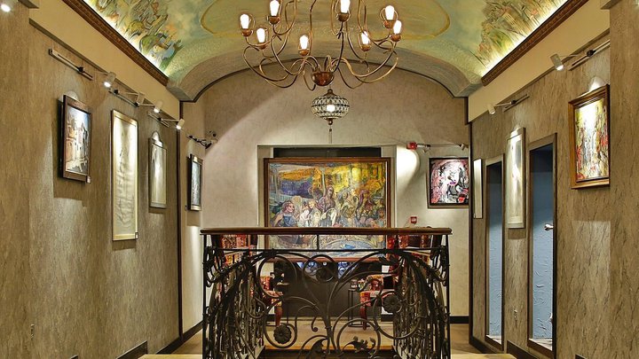 Diane hall Restaurant