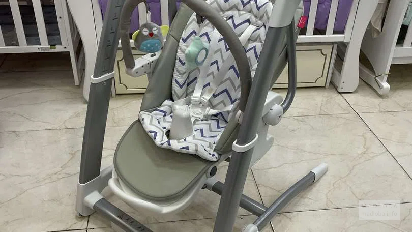 Качели в Disney Baby