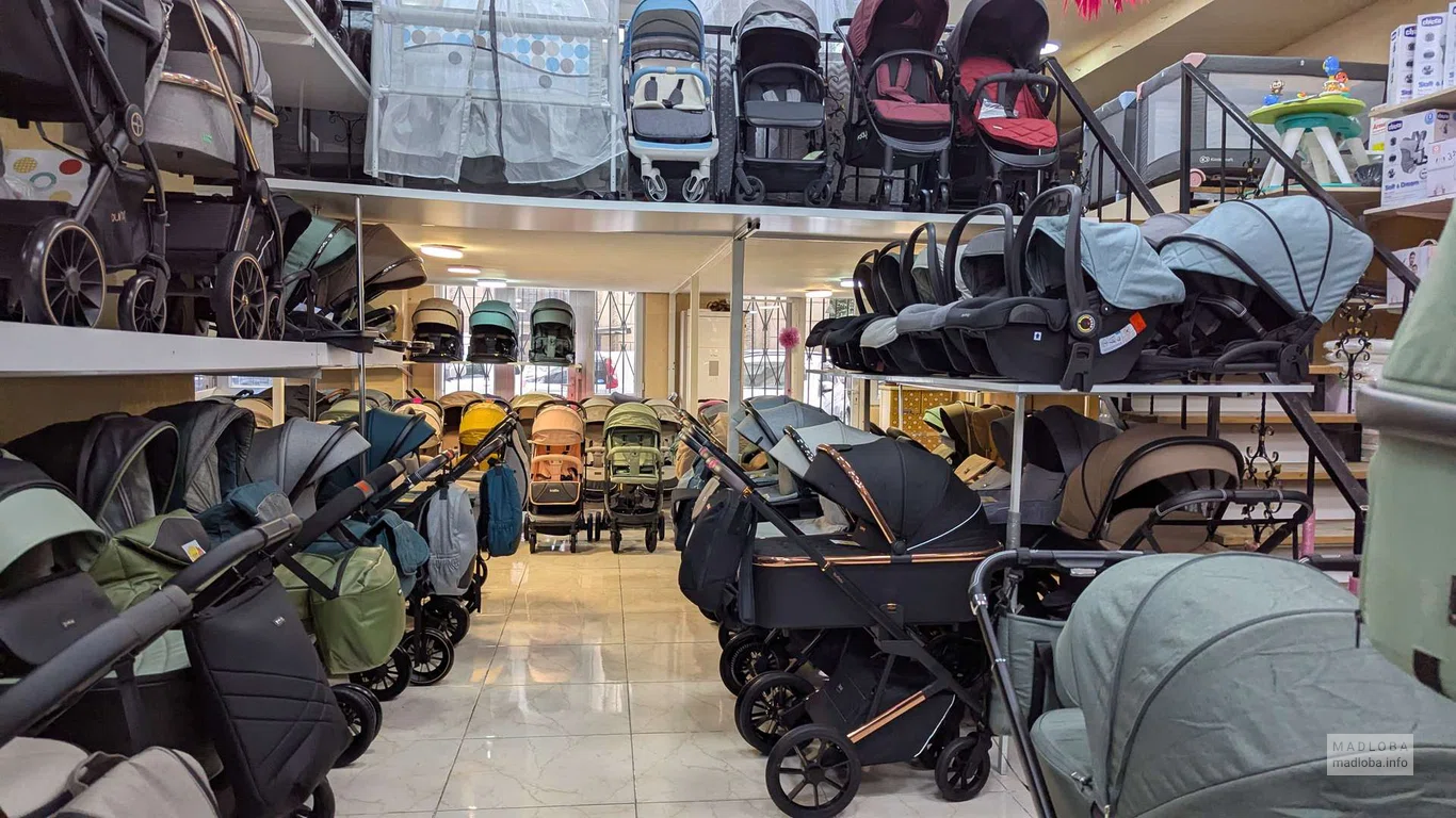 Огромный выбор автолюлек и колясок в магазине Disney Baby в Батуми