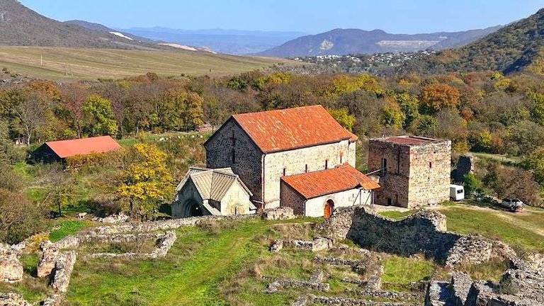 🏰 Dmanisi Sioni: An architectural wonder and an important religious center of Georgia 🌍