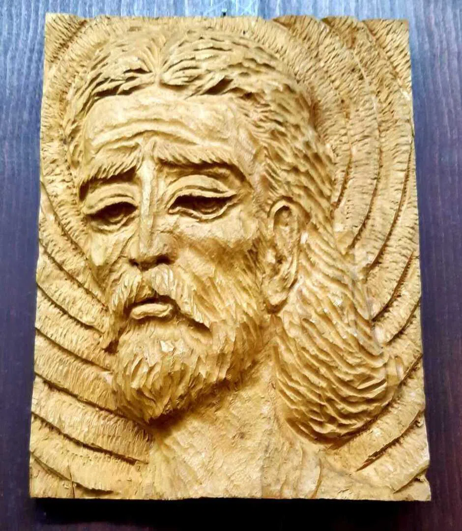 Дом-музей Арсена Почхуа - мыслитель (резьба по самшиту).jpg