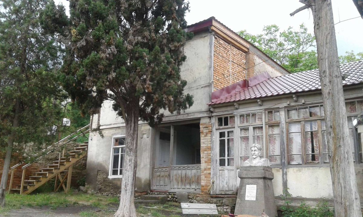 Дом-музей Иродиона Евдошвили в Бодбисхеви - 05.jpg
