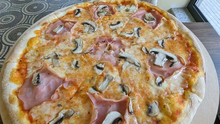 Della Casa (food delivery)