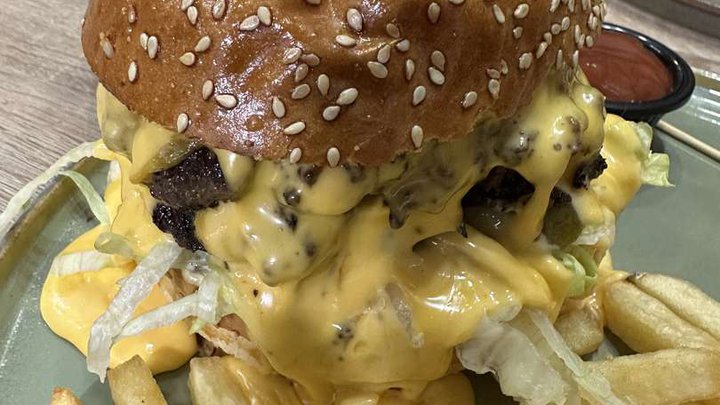 Burger hub (food delivery)