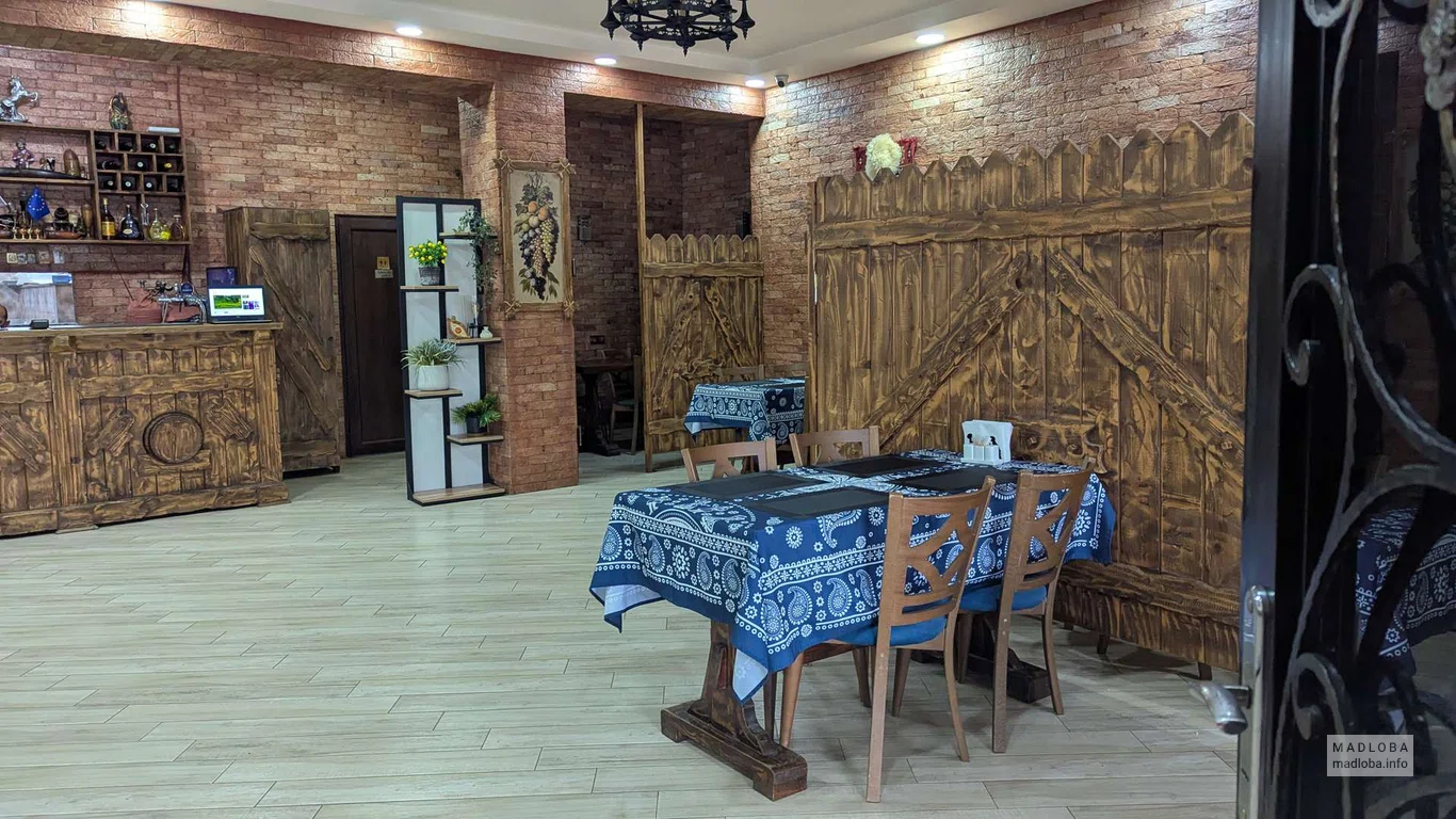 Ресторан Dzmebi — мясо на углях, хинкали, уютная атмосфера