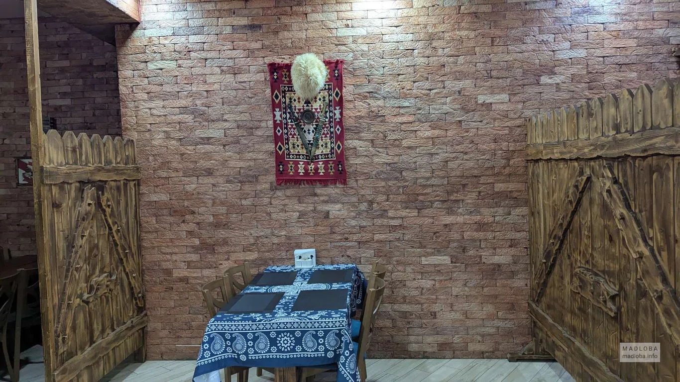 Уютный грузинский ресторан Dzmebi