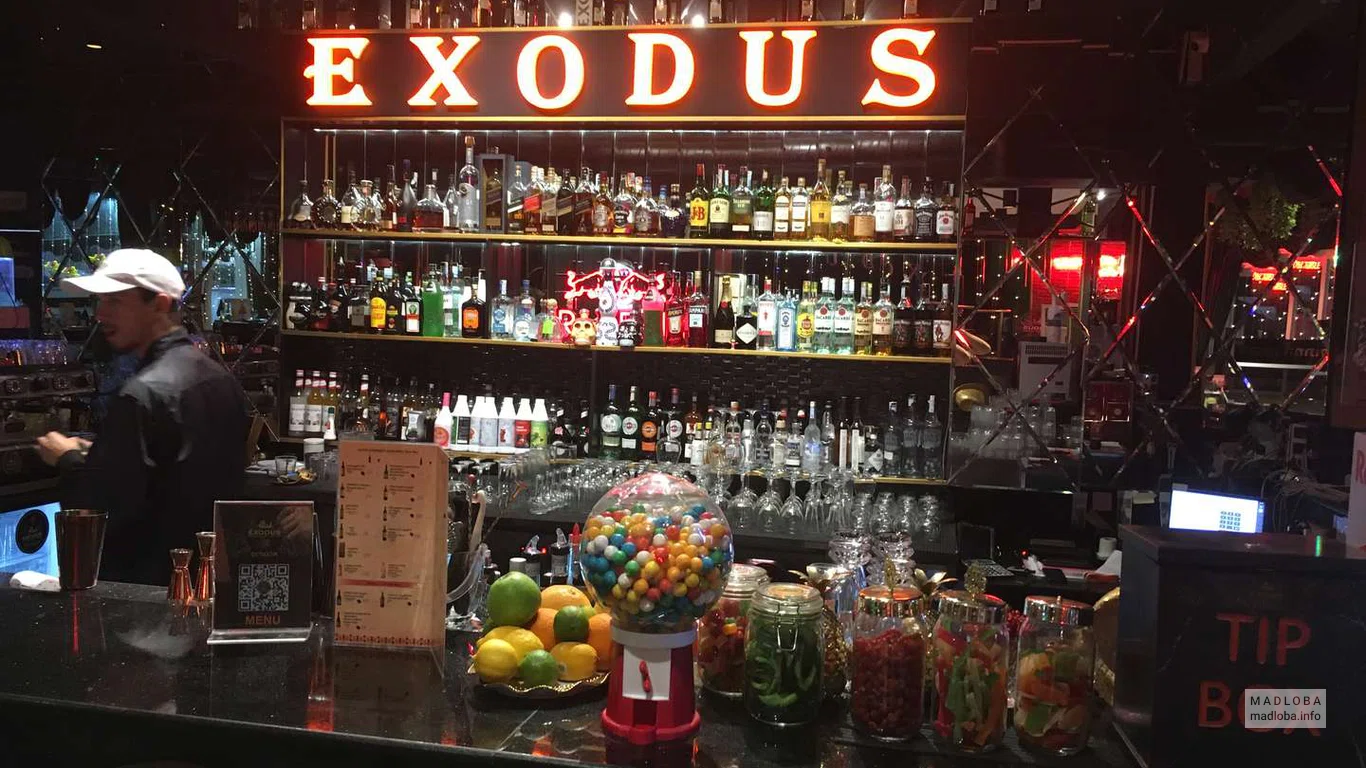 Барная стойка в ресторане EXODUS