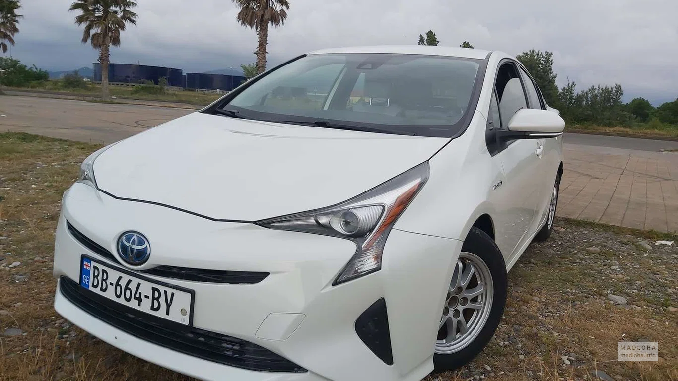 Toyota Prius напрокат в EasyCarGE
