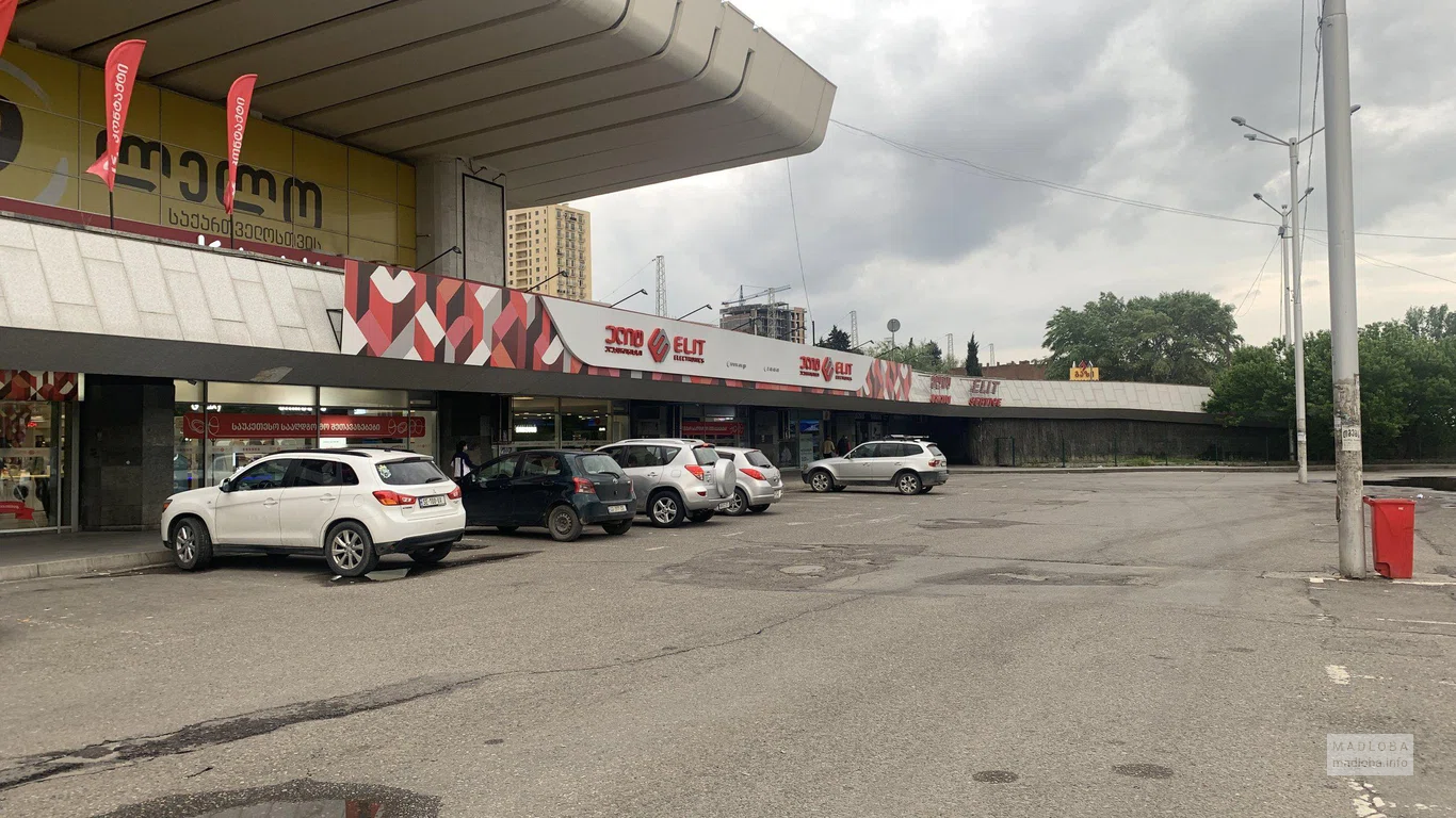 Магазин электроники и бытовой техники "Elit Electronics" в здании ж/д вокзала "Tbilisi Central"