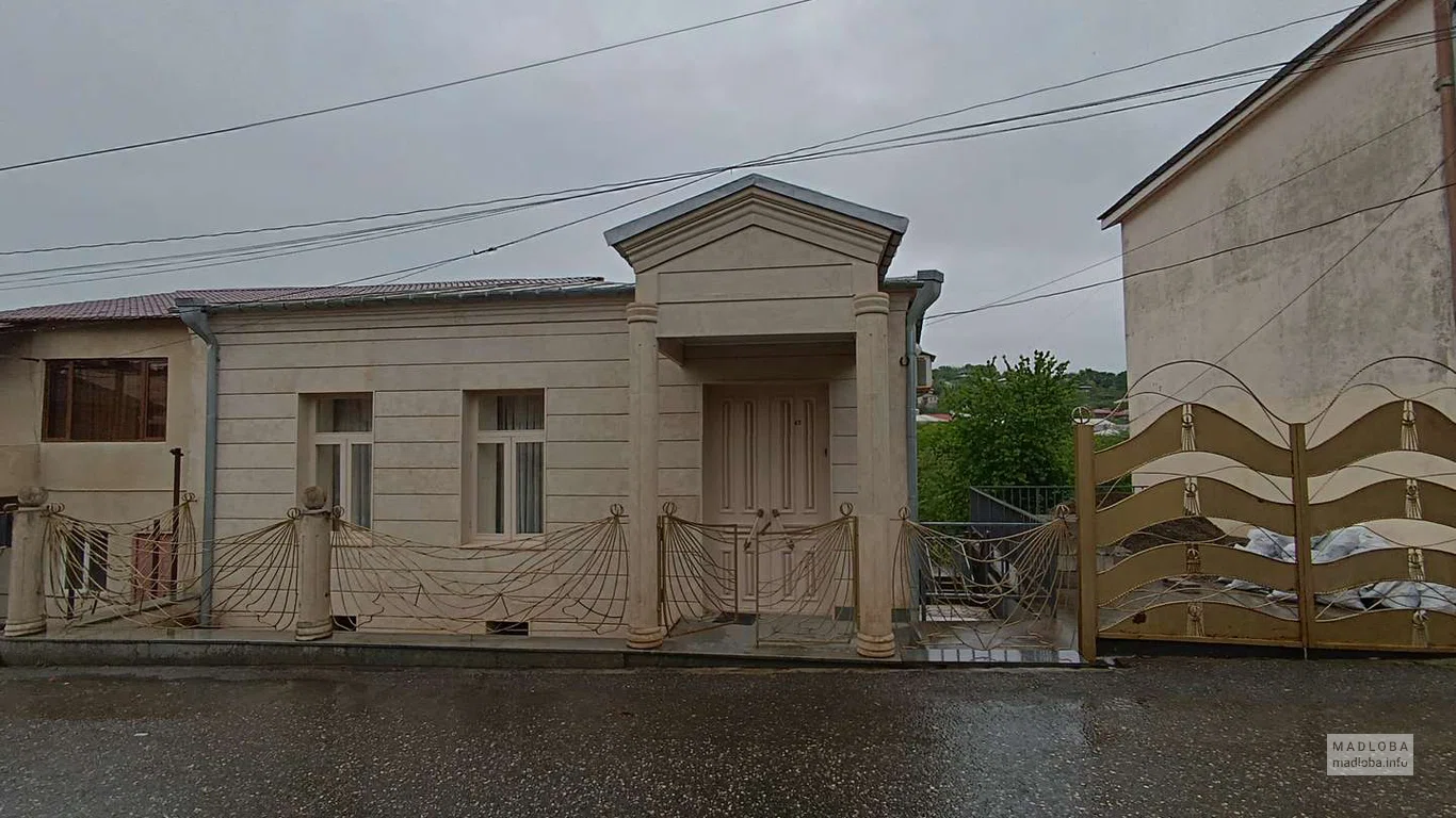 Здание хостела Elizabeth's Rooms