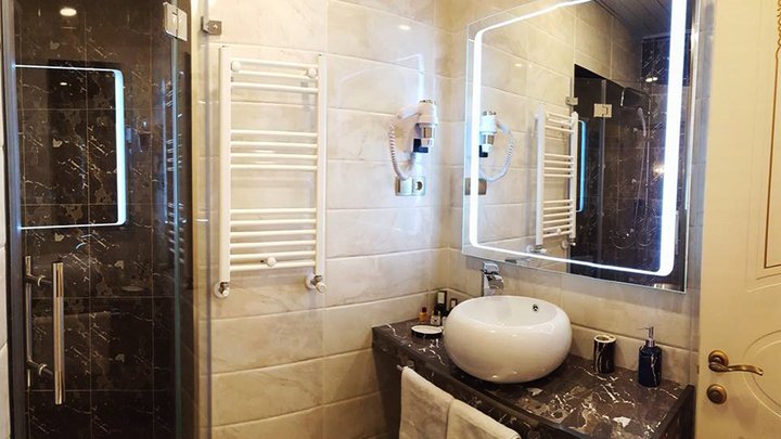 English Home Hotel Tbilisi