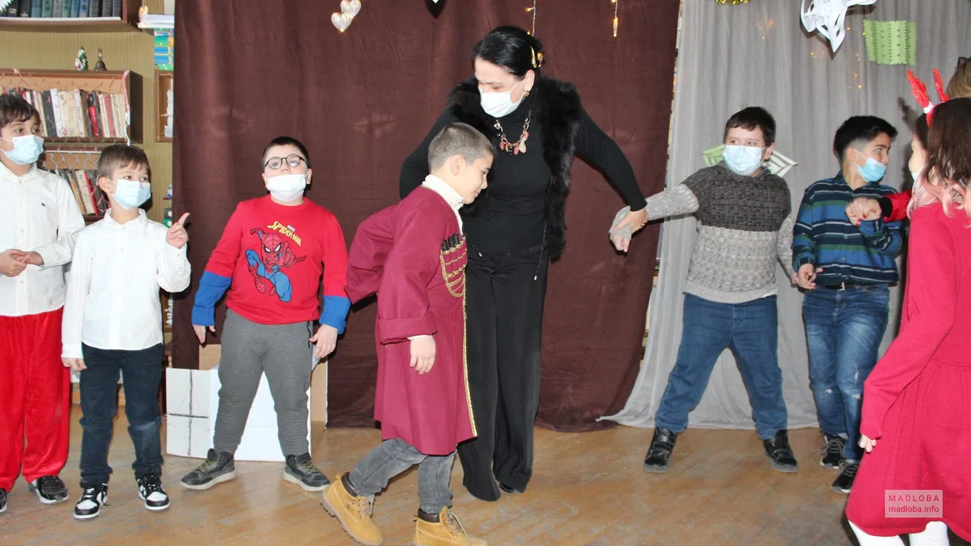 Развлечение детей в Erudite School