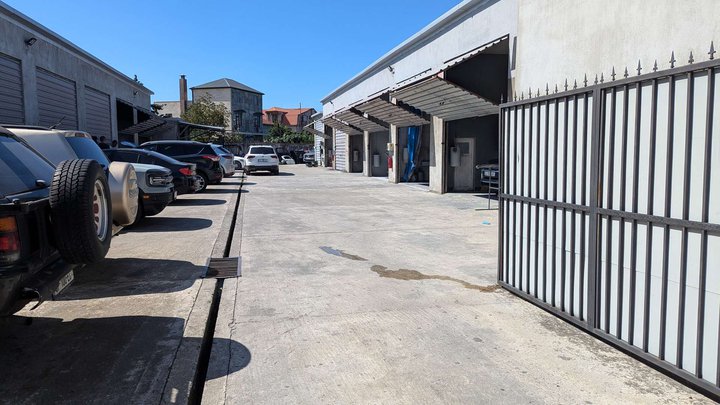 F1 Detailing Studio (Airport Highway)