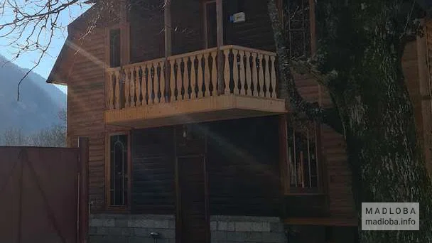 Feel Funny House Уютный гостевой дом в горах