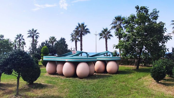 Flip Flop on Eggs